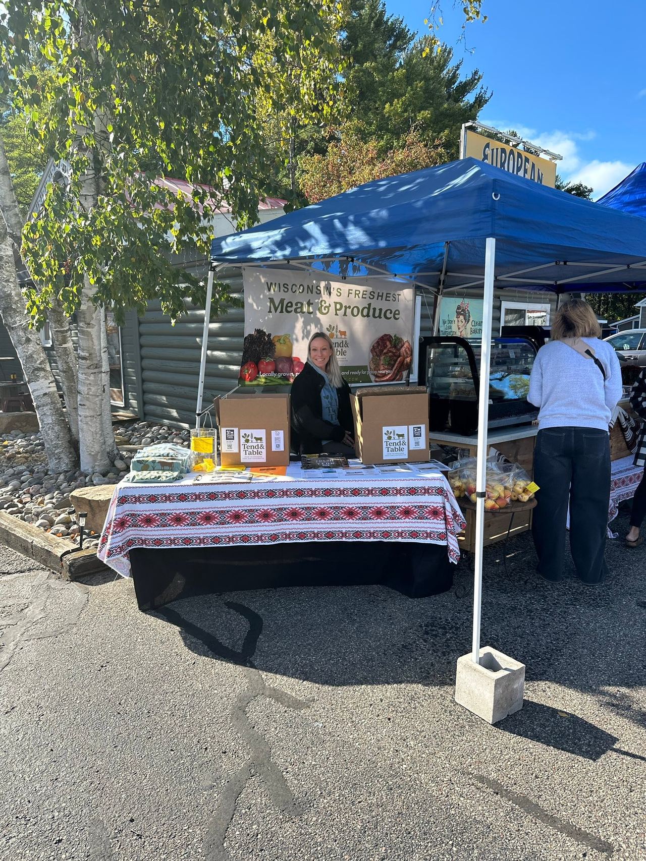 Vendor tent setup along the King strip